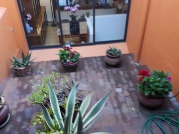 EN VENTA PRECIOSA CASA EN LA HERRADURA CON VISTAS HERMOSAS Y MUCHO SOL