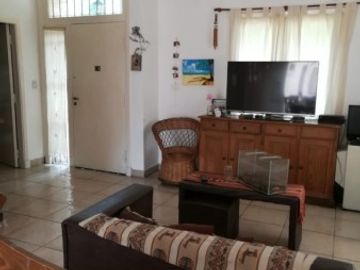 AVELLANEDA 1600 - Casa en Ph 4 ambientes -   Acepta propiedad en parte de pago