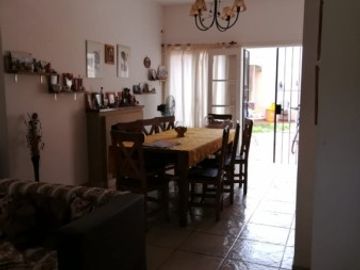 AVELLANEDA 1600 - Casa en Ph 4 ambientes -   Acepta propiedad en parte de pago
