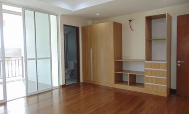5-Bedroom House With Swimming Pool - F.A. 562.60 sqm