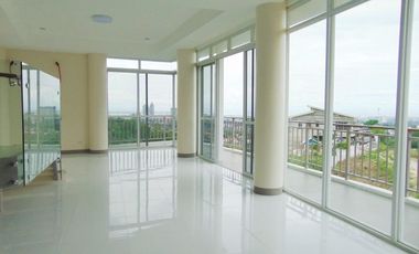 5-Bedroom House With Swimming Pool - F.A. 562.60 sqm