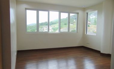 5-Bedroom House With Swimming Pool - F.A. 562.60 sqm