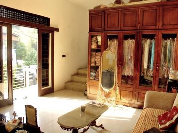 Rumah di Cinere, Mewah 2Lt, Lingk. Nyaman di Mega Cinere