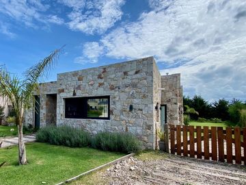 Casa En venta en Arenas del Sur, Orientación Noroeste.