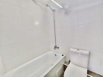 Departamento semiamoblado 2D/2B con estacionamiento y bodega — Metro Mirador