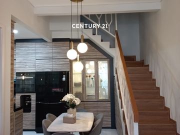 Rumah Fully Furnished Dalam Cluster Di Sektor 9 Bintaro Of 11244