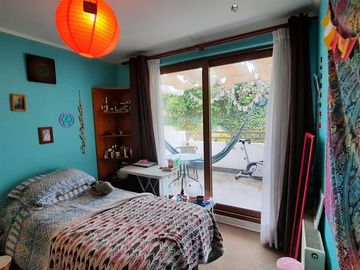 Casa en Venta de 5D/3B+Servicios en Condominio Peñalolén