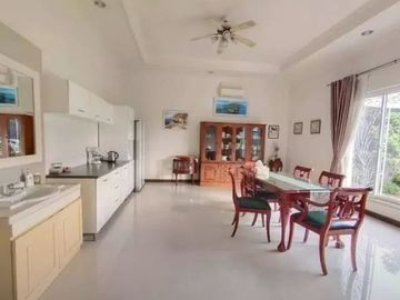 Rumah Super Mewah Luxury Elegant Tanah Luas Kawasan Elite Seturan Maguwoharjo