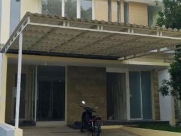 Rumah di Alam Hijau, Siap Huni, Hadap Utara