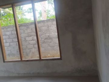 RUMAH CANTIK DI KAWASAN BERKEMBANG DEKAT CANDI BOROBUDUR