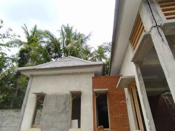RUMAH CANTIK DI KAWASAN BERKEMBANG DEKAT CANDI BOROBUDUR