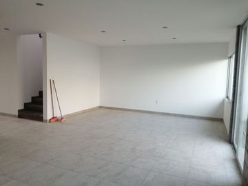 Preciosa Residencia en Colinas de Juriquilla, 4ta Recamara en PB, Roof Garden,..