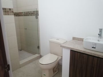 Preciosa Residencia en Colinas de Juriquilla, 4ta Recamara en PB, Roof Garden,..