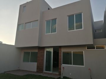 Preciosa Residencia en Colinas de Juriquilla, 4ta Recamara en PB, Roof Garden,..