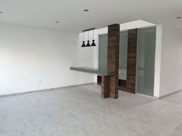 Preciosa Residencia en Colinas de Juriquilla, 4ta Recamara en PB, Roof Garden,..