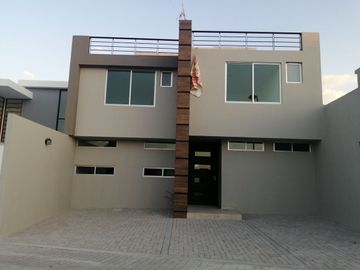 Preciosa Residencia en Colinas de Juriquilla, 4ta Recamara en PB, Roof Garden,..
