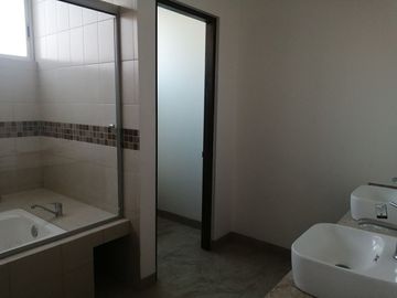 Preciosa Residencia en Colinas de Juriquilla, 4ta Recamara en PB, Roof Garden,..