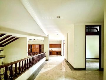 Rumah Perlu Renov Di Pondok Indah Lokasi Pinggir Jalan Utama