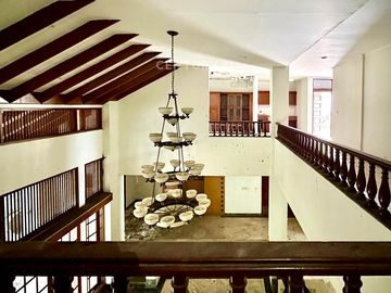 Rumah Perlu Renov Di Pondok Indah Lokasi Pinggir Jalan Utama
