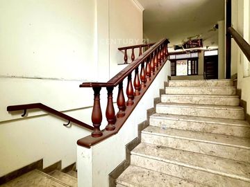Rumah Perlu Renov Di Pondok Indah Lokasi Pinggir Jalan Utama