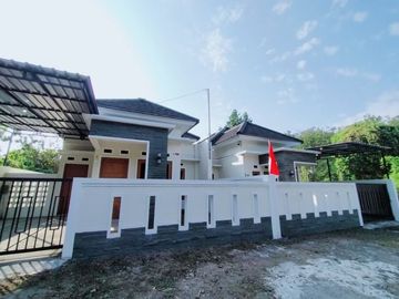 Rumah di Area Klidon, 2 Unit Siap Huni