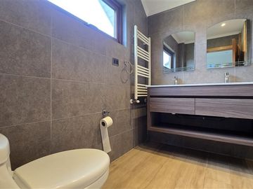 Casa en arriendo de 7 dorm. en Puerto Varas