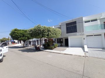 CASA EN VENTA BARRIO LA CASTELLANA | 961
