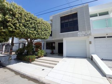 CASA EN VENTA BARRIO LA CASTELLANA | 961
