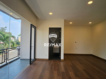 Investasi terbaik! Private pool, rumah Hook 2 lantai terbaik di cluster jelita alam sutera