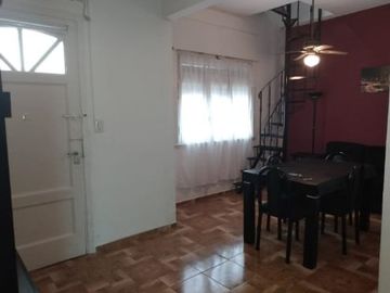 Venta PH 3 amb. c/ Terraza. Al frente. Entrada ind. Sin Expensas