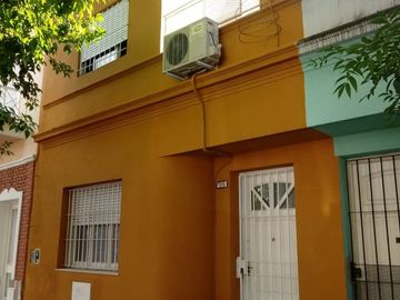 Venta PH 3 amb. c/ Terraza. Al frente. Entrada ind. Sin Expensas