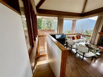 Casa en venta de 5 dorm. en Lo Barnechea