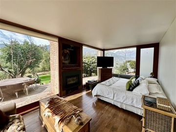 Casa en venta de 5 dorm. en Lo Barnechea