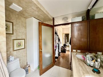 Casa en venta de 5 dorm. en Lo Barnechea
