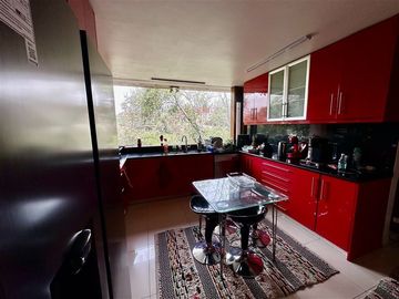 Casa en venta de 5 dorm. en Lo Barnechea