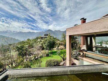 Casa en venta de 5 dorm. en Lo Barnechea