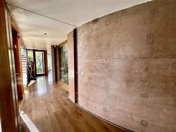 Casa en venta de 5 dorm. en Lo Barnechea