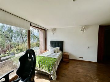 Casa en venta de 5 dorm. en Lo Barnechea