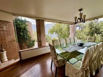 Casa en venta de 5 dorm. en Lo Barnechea