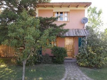 COMPLEJO DE CABAÃAS Y CASA.