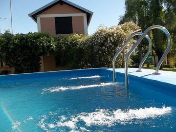 COMPLEJO DE CABAÃAS Y CASA.