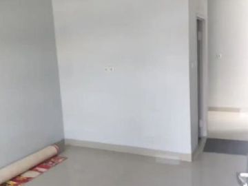 Rumah Karang Tengah Tangerang dalam perumahan