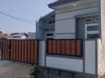 Rumah Karang Tengah Tangerang dalam perumahan