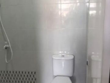 Rumah Karang Tengah Tangerang dalam perumahan