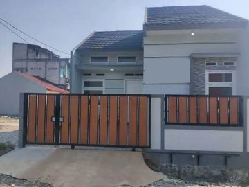 Rumah Karang Tengah Tangerang dalam perumahan