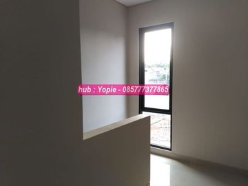 Dijual rumah 2 lantai di depok