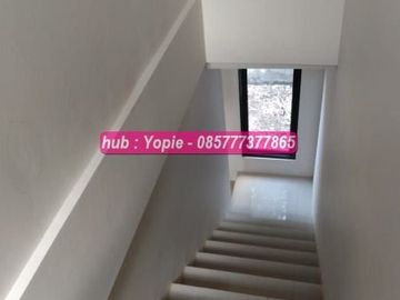 Dijual rumah 2 lantai di depok