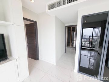 3 Bedroom Condo for sale at C Ekkamai