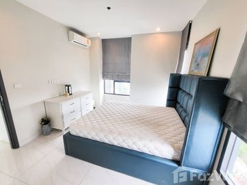 3 Bedroom Condo for sale at C Ekkamai