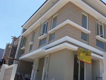 Rumah Nginden Intan Barat